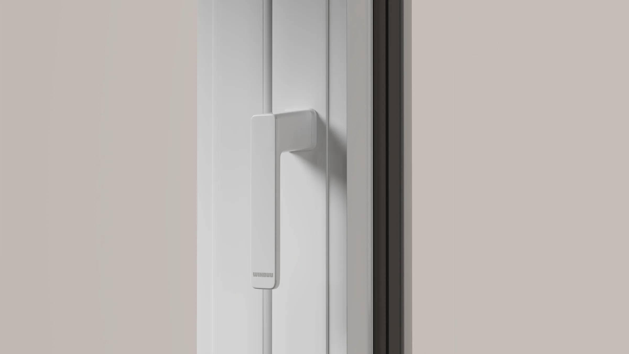 Manilla minimalista sobre una ventana de PVC