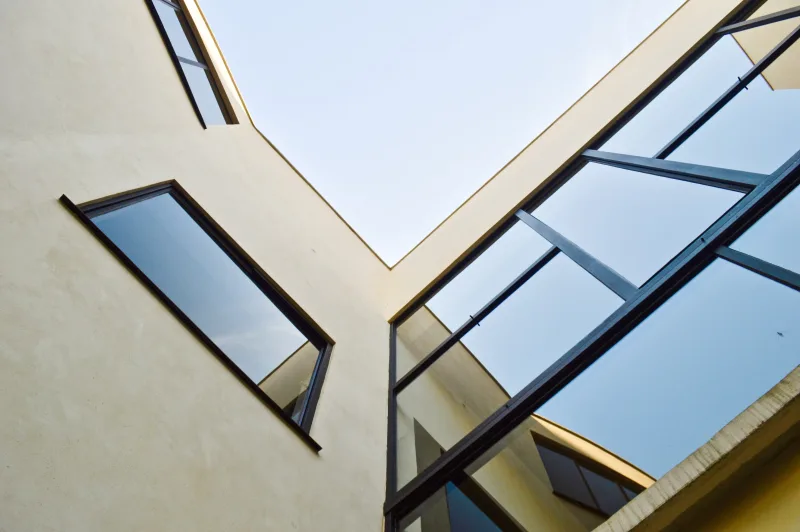 Ventana de PVC en una vivienda luminosa